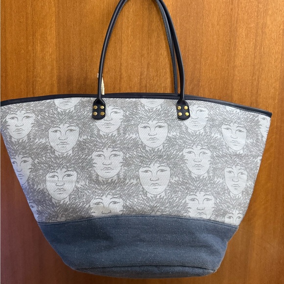 Manaola Hawai’i Gray and Blue Tote Bag - Picture 2 of 7